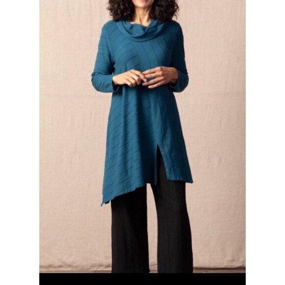 NEW TAGS Habitat Overlay Cowl Neck On The Diagonal Tunic in Spruce Size XLARGE